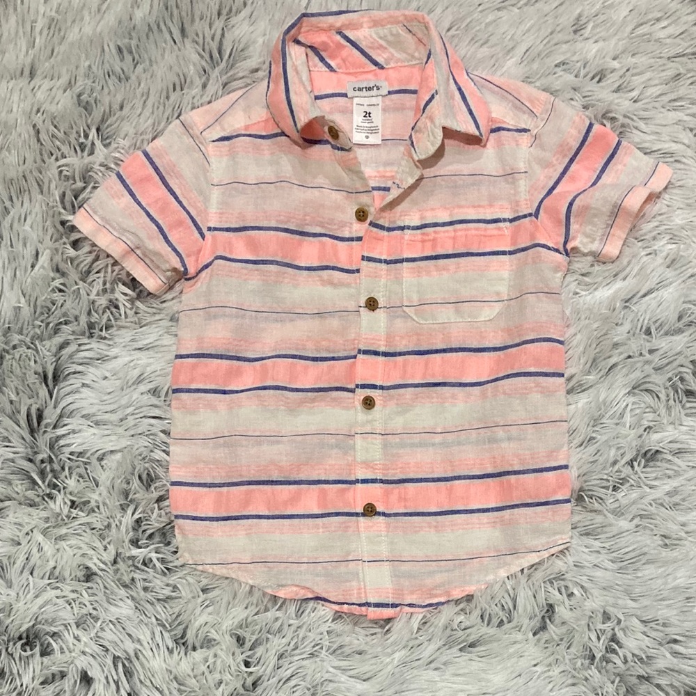 Carter’s 2T shirt